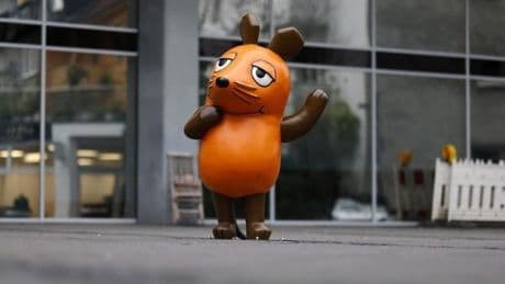 Brandanschlag: Maus-Figur in Köln angezündet