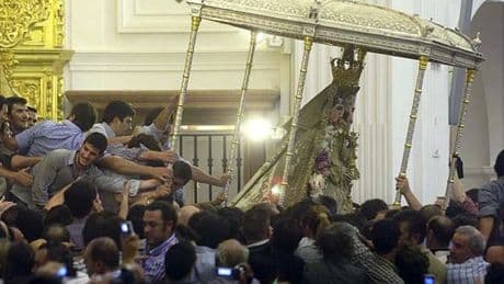 Procesión de la Virgen del Rocío 2025: horario y dónde ver el salto de la reja