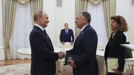 Trump envoy meets with Putin as peace deal deadline for Russia nears