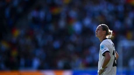 Fußball-EM: Auch ohne gehäkeltes Maskottchen: Klara Bühl stürmt voran