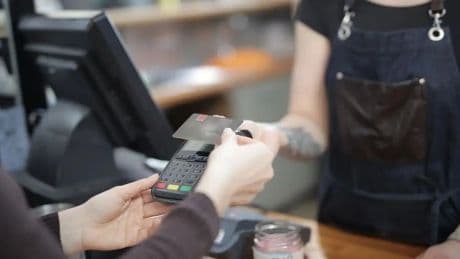 Ticaret Bakanlığı harekete geçti: Yemek kartı firmalarına ceza yağdı!