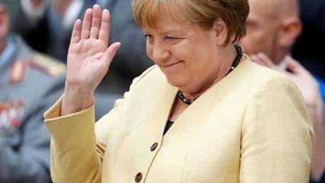 Abstimmung im Bundestag: Warum Angela Merkel nicht beim zweiten Merz-Wahlgang war