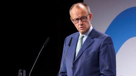 Migrationspolitik: Friedrich Merz hält an der Zurückweisung Asylsuchender fest
