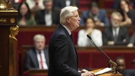 Michel Barnier invite près de 500 parlementaires après le lancement de son livre