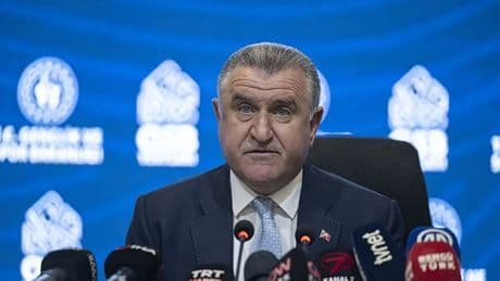 Bakan Bak’tan Filenin Sultanları için tebrik mesajı
