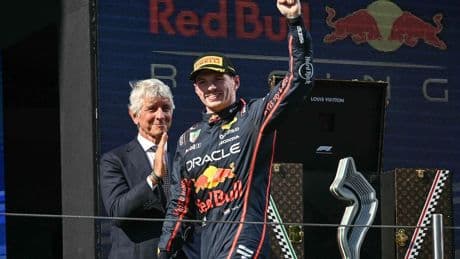 Max Verstappen wint na briljante actie in Imola zijn tweede race van dit Formule 1-seizoen