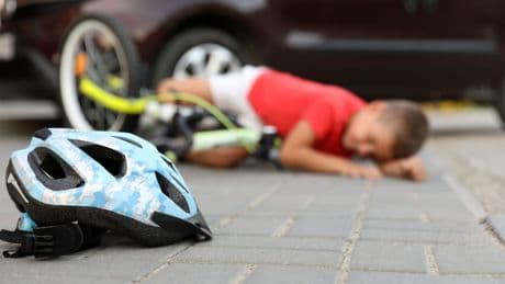 Essen: Autofahrerin flüchtet nach Unfall mit verletztem Kind