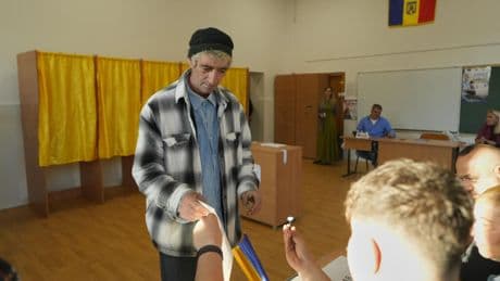 Live: Romanians cast ballots for critical presidential election rerun