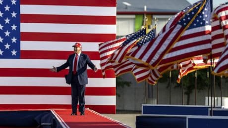 Trump bringt Chicago gegen sich auf – „Ich liebe den Geruch von Abschiebungen am Morgen“