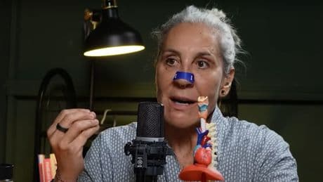 Sol de la Torre, experta en respiración funcional: “Dormir con la boca abierta es un puñetazo brutal a tu sistema nervioso. Si quieres descansar bien, tienes que cerrar la boca”