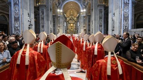 Las facciones de la Iglesia que se enfrentan hoy en el Cónclave para elegir al nuevo papa