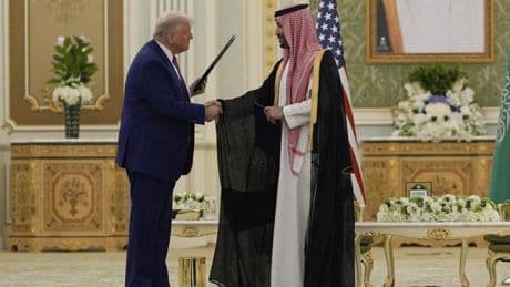 Trump’ın Orta Doğu turu başladı! Hedefi 1 trilyon dolar… ABD ve Suudi Arabistan imzayı attı: 'Tarihteki en büyük silah satışı"