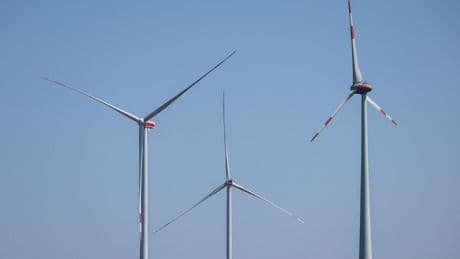 Erneuerbare Energien: Bundestag beschließt schnellere Genehmigungsverfahren für Wind- und Solaranlagen