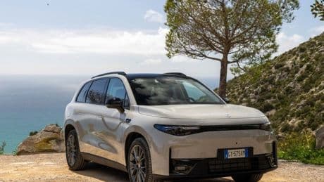 Leapmotor muestra su gama eléctrica T03 y C10 en el Salón de Barcelona