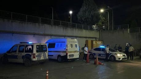 Sakarya'da boşanma aşamasında olduğu kadını silahla yaralayan fail gözaltında
