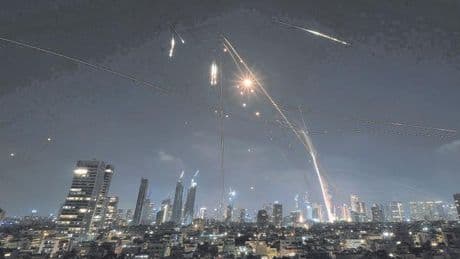 Última hora de los ataques de Israel e Irán, en directo  Una nueva noche de ofensivas iraníes sobre Israel deja al menos 10 muertos y más de 150 heridos