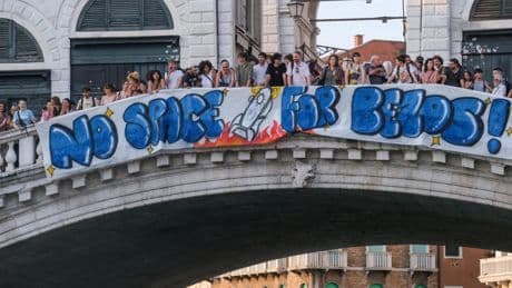 Sind Jeff Bezos und Lauren Sánchez nun doch in Venedig willkommen?