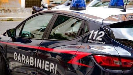 Si finge autore di un femminicidio per attirare le forze dell'ordine: voleva uccidere carabinieri e poliziotti