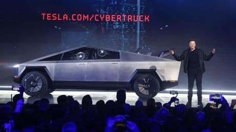 Deja su Tesla Cybertruck cargando durante dos semanas y cuando vuelve a casa se encuentra con una sorpresa desagradable