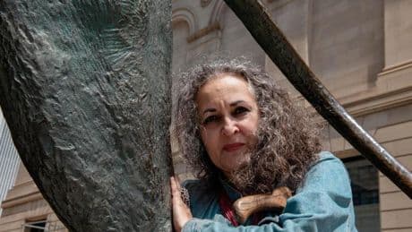 « Tout perdre a été la meilleure chose qui me soit arrivée » : l’autrice Emil Ferris raconte le réapprentissage de son art