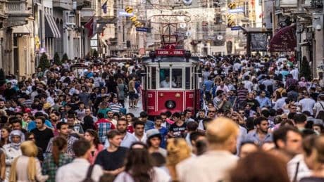 AKP raporu: Ekonomi yönetimine güven yüzde 25