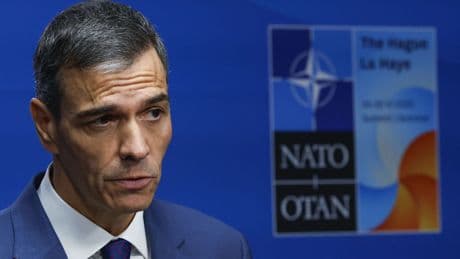 Sánchez, apartado en la OTAN: ¿qué ocurrirá finalmente con el gasto militar?