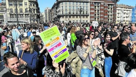 Paz social en la escuela pública hasta agosto de 2028