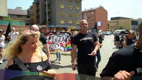 Rechtsextreme in Pforzheim: Homophobe Aussagen und Bedrohungen gegen LGBTQ - SPIEGEL TV
