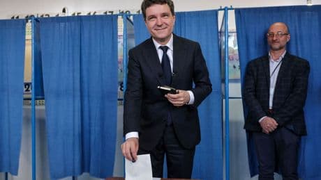 Romania, exit poll: in vantaggio europeista Nicusor Dan