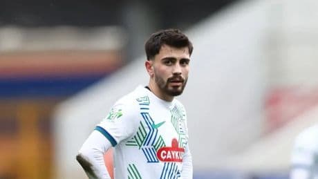 Trabzonspor'da Taha Şahin sesleri! Transfer pazarlığı sürüyor
