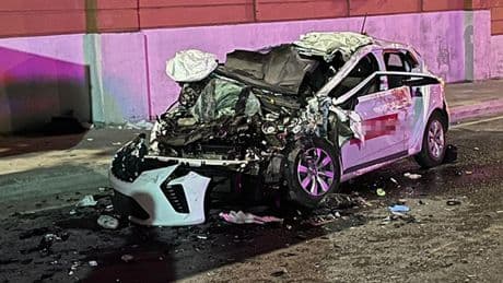 İstanbul'da otomobil, TIR’a arkadan çarptı : 1 ölü, 3'ü ağır 4 yaralı
