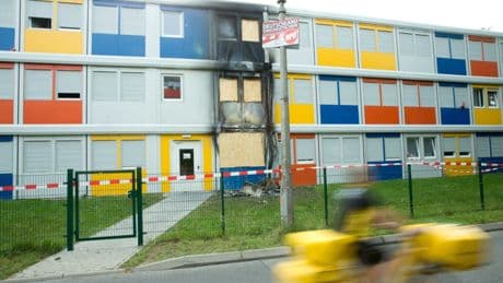 Zahl der Angriffe auf Flüchtlingsheime höher als angenommen