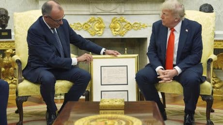 Rencontre cordiale entre Friedrich Merz et Donald Trump avec en toile de fond l'Ukraine et le commerce