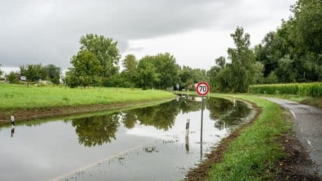 Nach Starkregen am Bodensee: Straßen weiter gesperrt