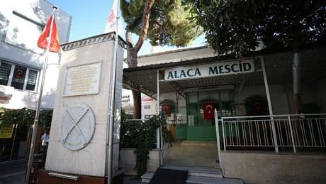 Balıkesir'deki Alaca Mescid Camisi restorasyonun ardından ibadete açıldı