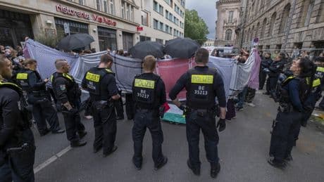 Nach FU-Besetzung: Irische Aktivistin darf in Deutschland bleiben