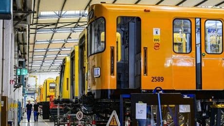 Blick in die U-Bahn-Werkstatt: So hält die BVG ihre alten Züge fit