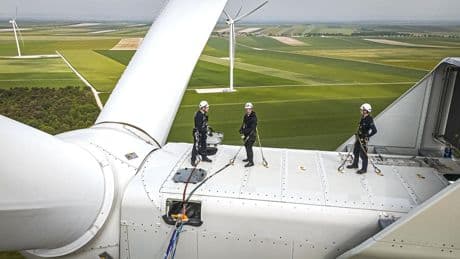SNCF : une transition énergétique ambitieuse grâce à l’éolien et au solaire