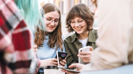 Eltern fordern Handyverbot an Schulen