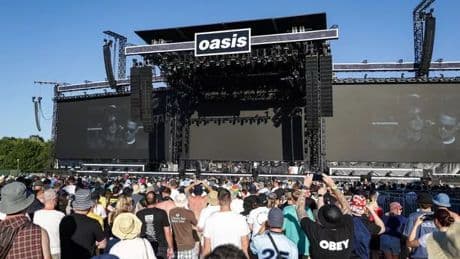 Oasis fans threatened with arrests as they try to get into Heaton Park without tickets