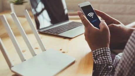Este repetidor es barato y te soluciona los problemas de conexión de tu Wifi