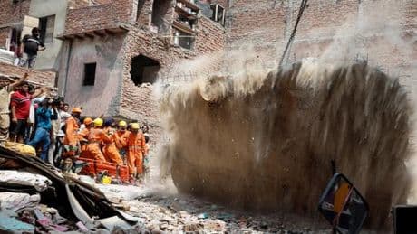Inde : un immeuble s’effondre à New Delhi faisant au moins onze morts dont trois enfants