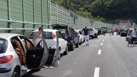 La Liguria e la trappola delle autostrade: i consigli di chi è in coda da sette anni
