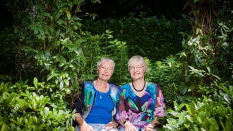 De tweelingzussen Kwakkel, beiden gespecialiseerd in ouderdomsziekten: ‘Als een ziekte niet in het vakje past, moet je het vakje weggooien’