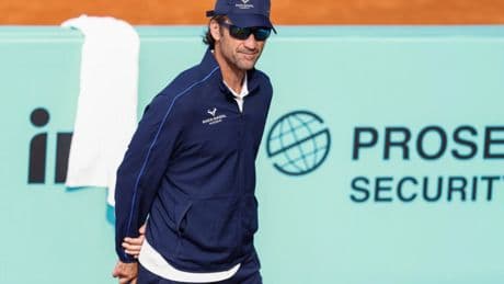 De apartar la raqueta a Wall Street: el cambio de vida de Carlos Moyá tras la retirada de su pupilo Rafa Nadal