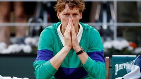 Jannik Sinner suffers ‘Roger Federer curse’ at French Open final as infamous gesture is repeated six years on