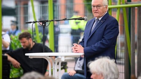 Extremismus: Steinmeier sieht "Compact"-Magazin kritisch