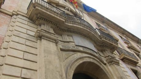 Confirman seis años de prisión para un camarero por violar a una clienta en un bar de la Vega Baja