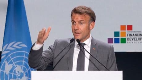 Aide au développement : Macron tente de ranimer un système en bout de course