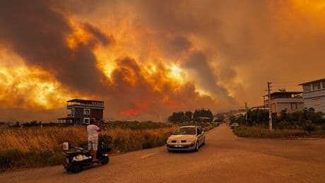 Foreign Office advice as wildfires rage in Turkey - tourists could be told to 'leave'